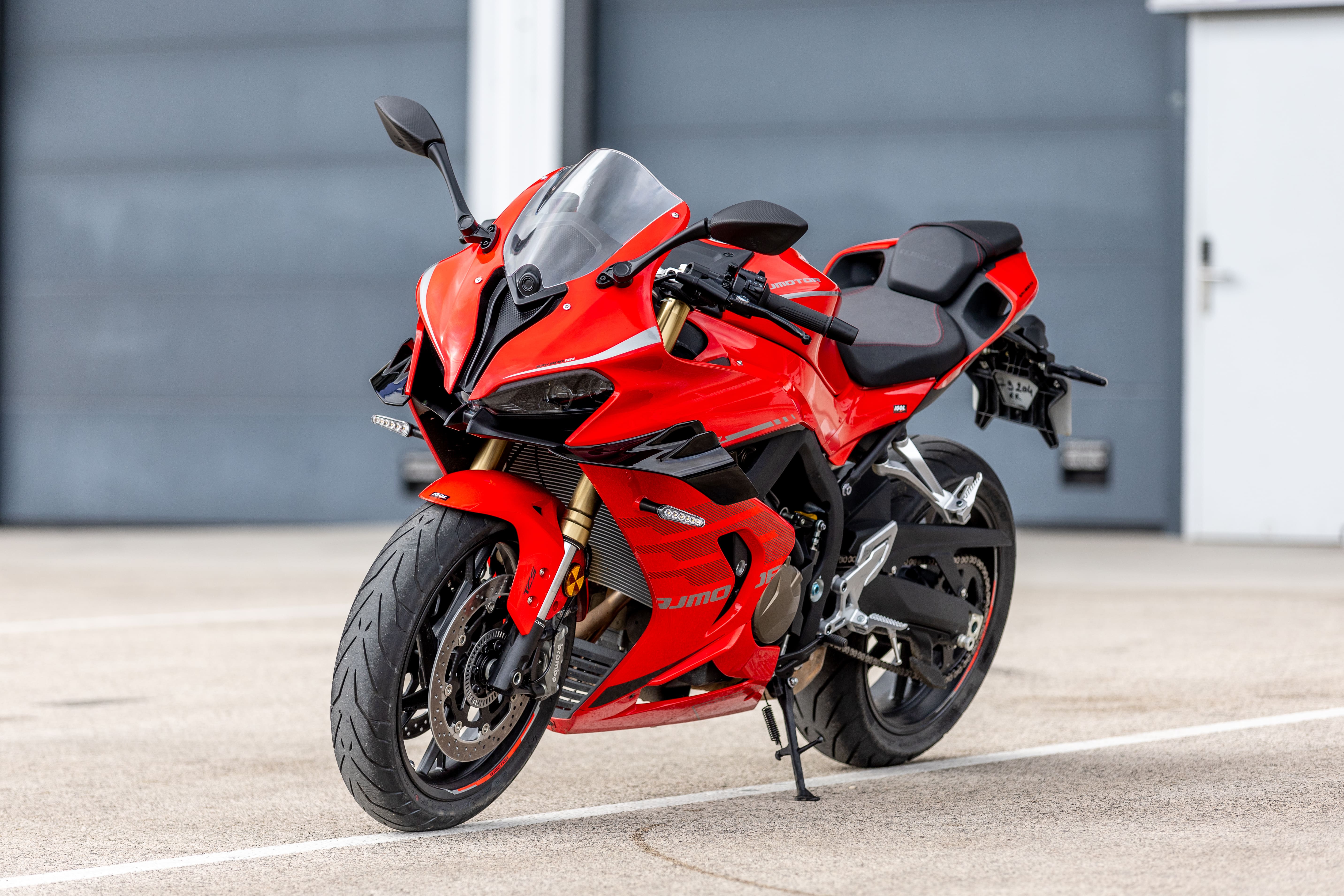 Moto QJ 2